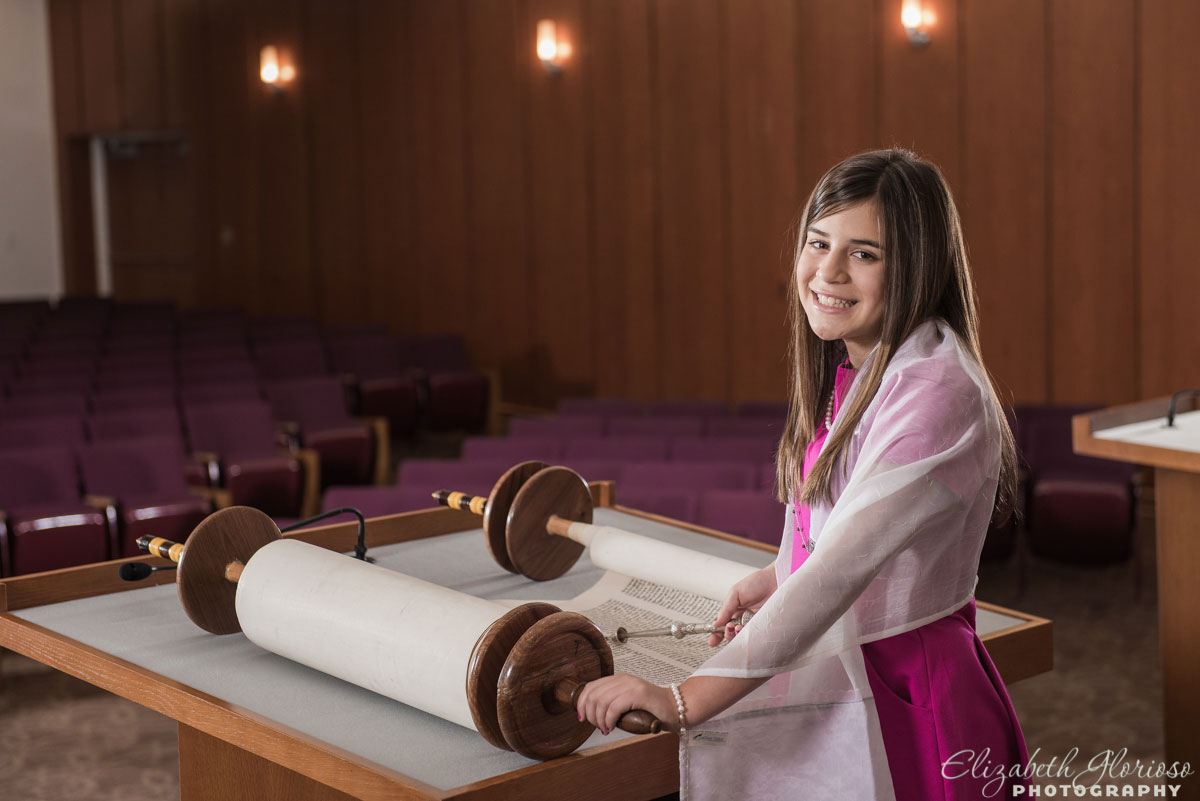 Bat Mitzvah girl on the Bimah at Temple Israel in Canton, Ohio